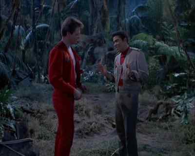 Hold it there. - Land of the Giants