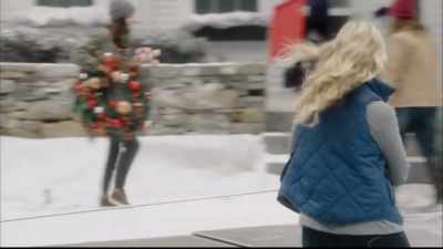 - Hold this. - Christmas at Pemberley Manor