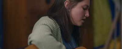 ♪ Holding back tears ♪ - Kindling