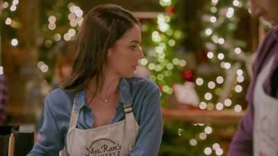 [Holly chuckles] - A Sweet Christmas Romance