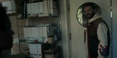 HOLLY:
Dad, I know
it's not gonna be easy - House of Spoils