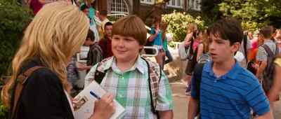 Holly, you didn't finish writing... - Diary of a Wimpy Kid: Dog Days