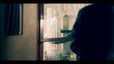 HOLLY GASPS - Informer
