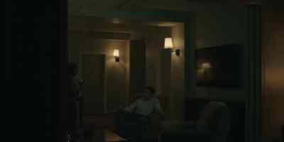 - Holly Gibney.
- Holly? Hey, it's Andy. - The Outsider