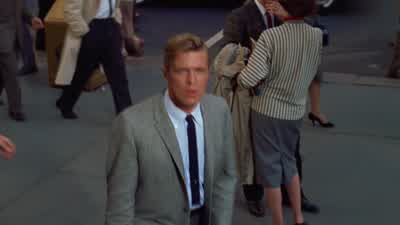 Holly! Hey. -What are you doing? -Excuse me. l'm sorry. You look just like a girl l know named Holly - Breakfast at Tiffany's