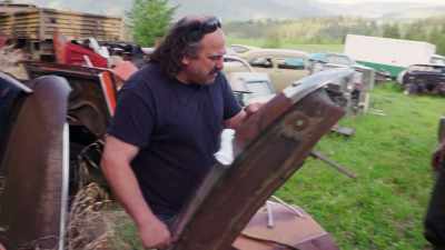 - Holy ****! Grab it your **** self!
- No, I'm looking for shit. - Rust Valley Restorers