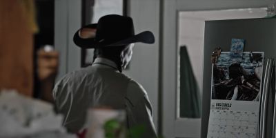 - Home late?
- Don't know. - Yellowstone