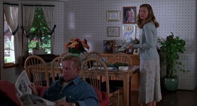 - Hon, can you tell Vic to come on down for supper? - American Pie