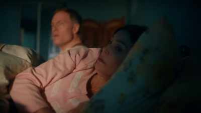 Hon', wake up!
I smell smoke. - The Killer Inside: The Ruth Finley Story