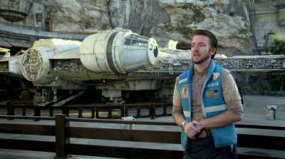 Hondo pays Dok, Dok pays Oga. - Star Wars: Galaxy's Edge - Adventure Awaits