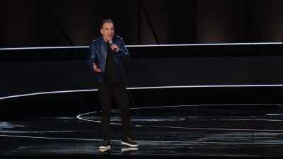 Honest to God, could you withstand
a strike to the peroneal nerve - Sebastian Maniscalco: Stay Hungry