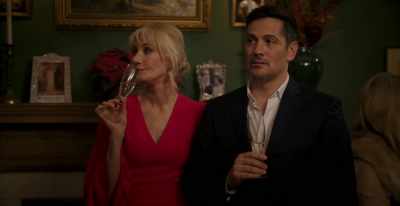 -Honestly, what are you doing?
-[moans] - Surviving Christmas with the Relatives