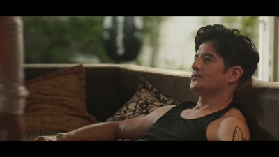 Honey, Daddy love
his couch too much. - Last Resort