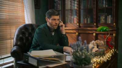 Honey, do you want him
in your life? - Designing Christmas with You