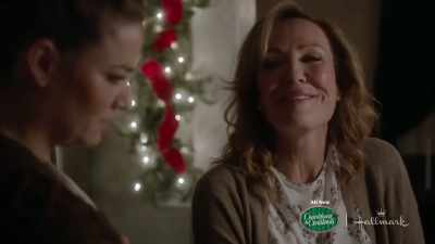 Honey, you have so
much to catch up on. - Lights, Camera, Christmas!