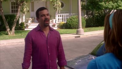 HONEY, I'M HOME. - Desperate Housewives