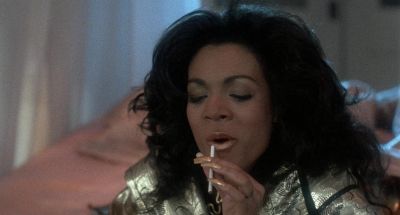 Honey I've given you somethin' there's no cure for Laughs - Def by Temptation