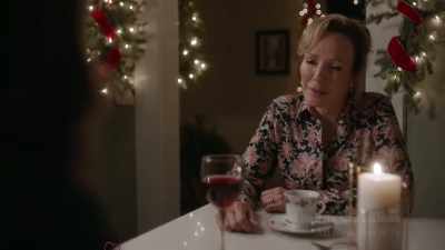 Honey, maybe for you this... - Lights, Camera, Christmas!