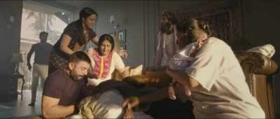 Honey!
–Call the doctor fast. - Chekka Chivantha Vaanam
