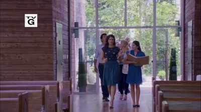 - Honey, we were justthinking just wildflowers. - Wedding at Graceland