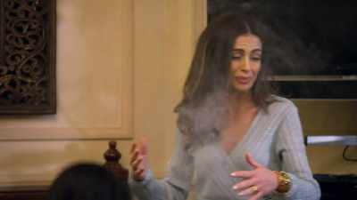 Honey, you're on fire.
[laughing] - The Real Housewives of Dubai
