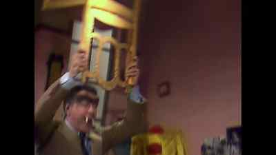 [HONEYDEW & BEAKER SHRIEK] - The Muppet Show