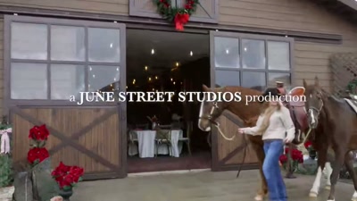 HOOVES CLACKING - Yuletide the Knot