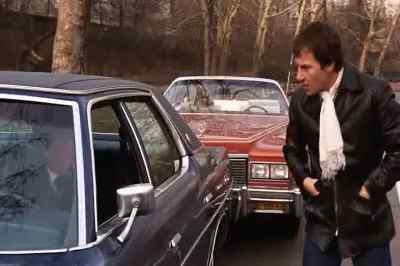 - Hope you got insurance, buddy.
- Uh, yeah. - Fingers