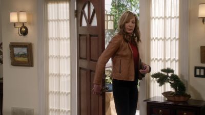 Hope I'm walking into
the right fancy house. - Mom