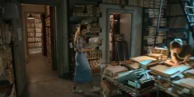 [hopeful music playing] - La Dolce Villa