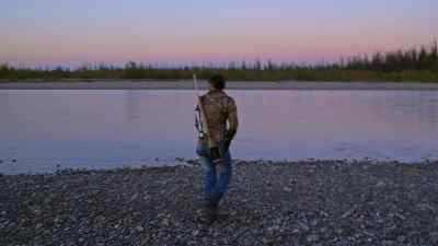 HOPEFULLY, THE SOW
AND THE CUB'LL LEAVE - The Last Alaskans
