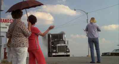 (HORN BLARES) - Smokey and the Bandit