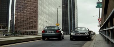 (Horn blaring)
(Women screaming) - Rush Hour 3
