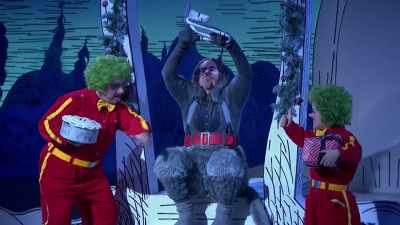 (horn blowing) - Dr. Seuss' The Grinch Musical