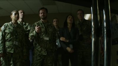 (horn blows)
ERIC: Time! - SEAL Team