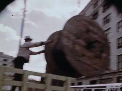 [ Horn honking, clanking ] - The Amusement Park