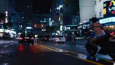 -[horn honking]
-Fuck! - Sense8