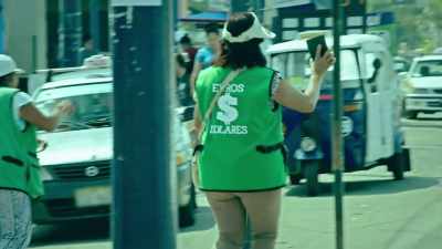 (horn honking) - Trafficked with Mariana van Zeller