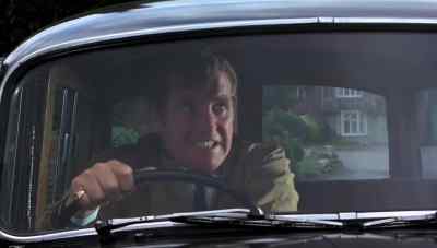 (horn honking) - Trog