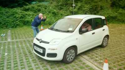 (HORN HONKS) Armed with Kevin's
indubitable helpful advice - James May and the Dull Men
