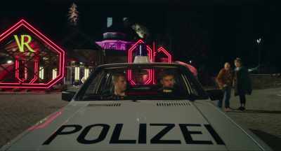 (horns honking) - Guglhupfgeschwader