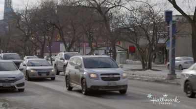 (horns honking) - Amazing Winter Romance