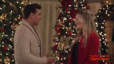 Hot dogs, deep dish pizza,
Da Bears. - A Little Women's Christmas