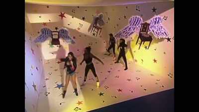 ♪ Hot girl, hot girl - Milli Vanilli