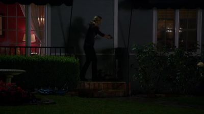 Hotch, he's got a gun. - Criminal Minds