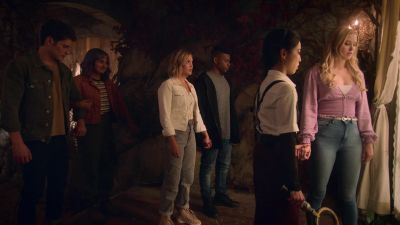 ‐ How about a polite linking of arms? - Marvel's Runaways