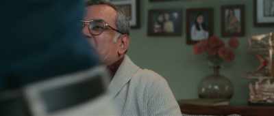 How about a selfie? - Hum Do Hamare Do