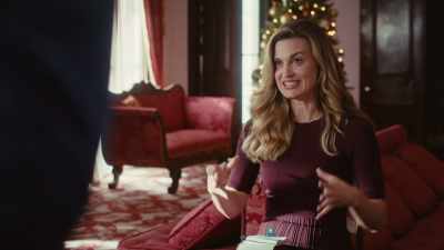 How about a special
in-depth article - A Not So Royal Christmas