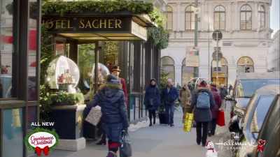 - How am I going
to find a dancing partner - Christmas in Vienna