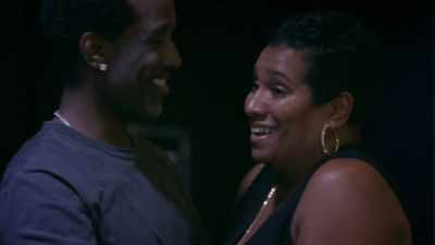 - How are you doing? I'm good.
- I'm good. How are you? - This Is Pop